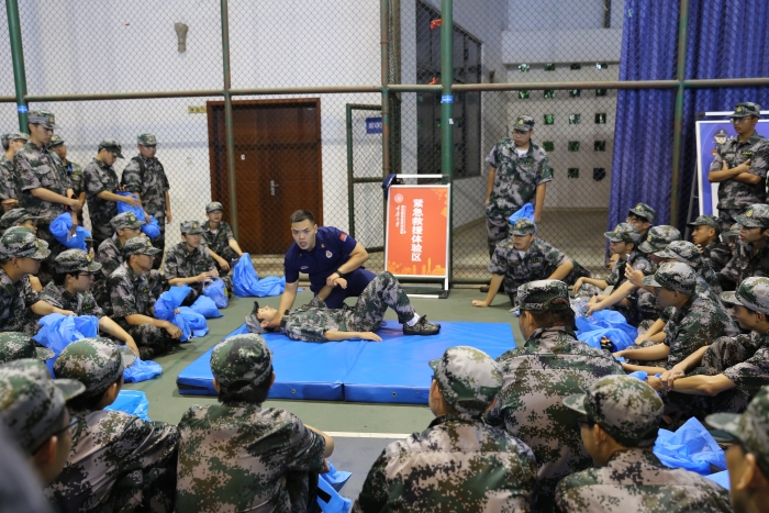 4.消防演練進軍訓(xùn)活動